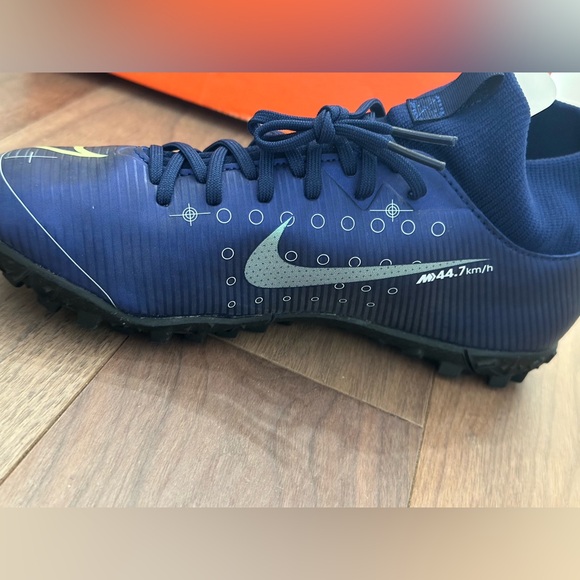 NIB Nike Kids Blue and Yellow Soccer Cleats - Picture 8 of 8